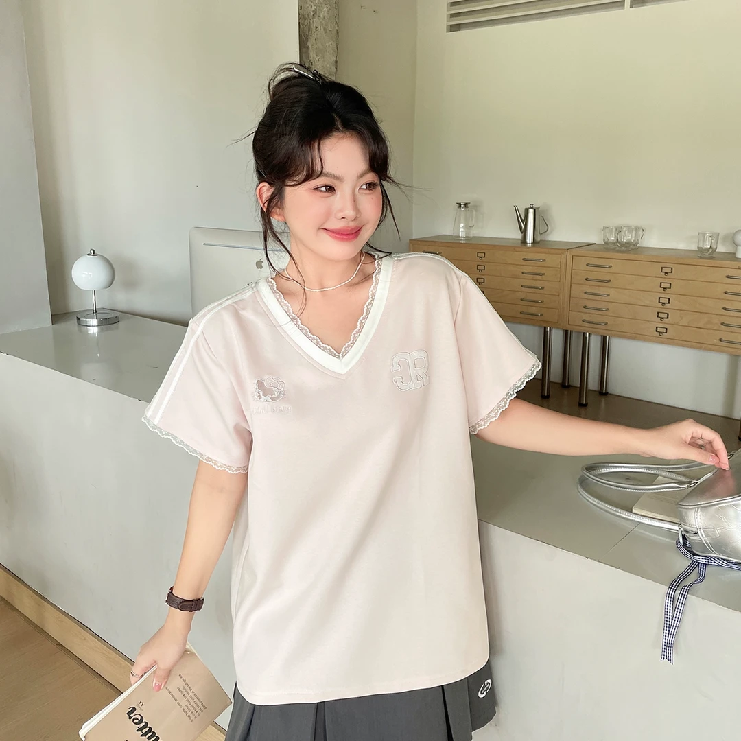 大码女装韩系甜美蕾丝镂空T恤胖mm刺绣V领正肩短袖夏季款式上衣