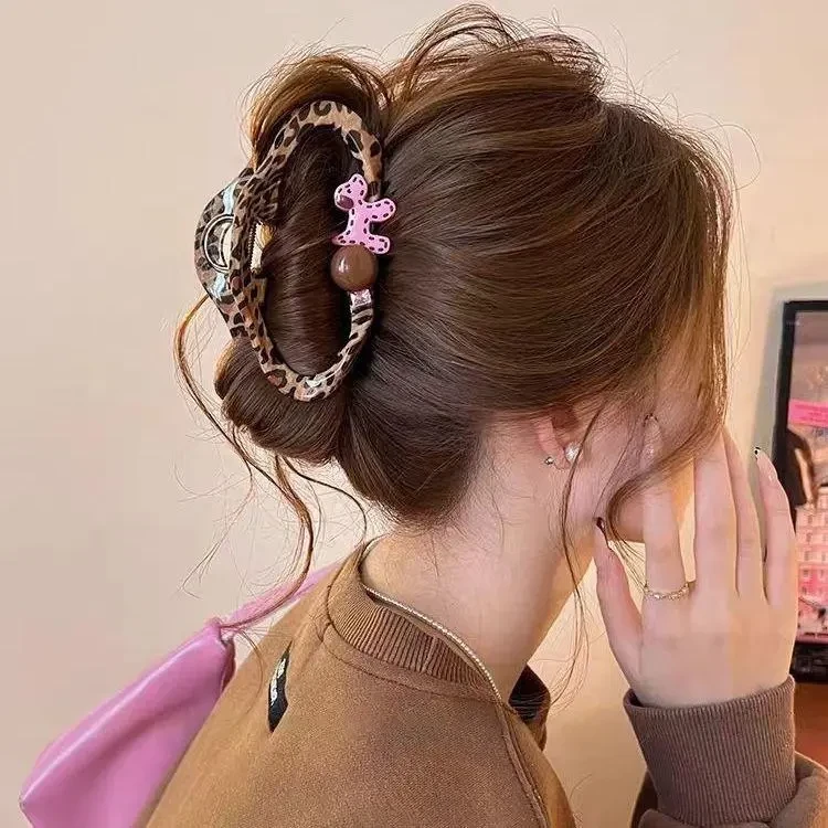 豹纹镂空云朵抓夹女高级感2025新款秋冬发量大后脑勺鲨鱼夹子发饰