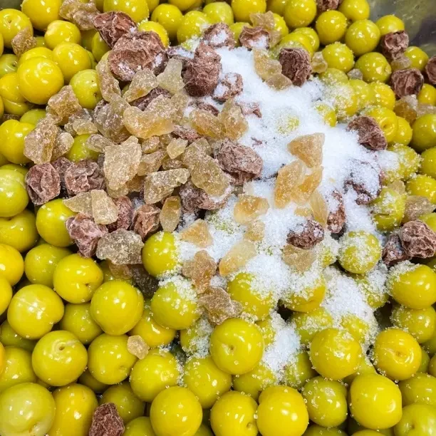 酸甜爽口脆李新鲜开胃腌制水果