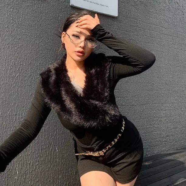 BBWootd微胖显瘦毛领辣妹显瘦打底百搭上衣