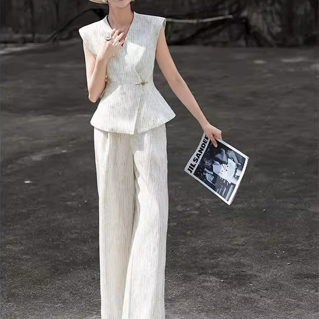 高级感简约时尚套装女夏季新款条纹无袖V领收腰上衣阔腿裤两件套