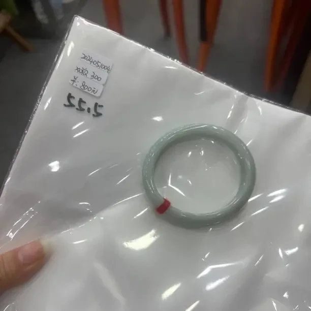 淡蓝紫色54 - 55圈口天然翡翠圆条手镯