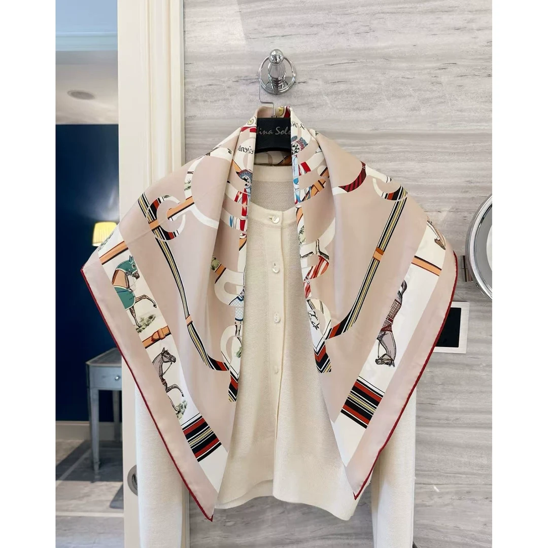 NINASOLOR早春 骏马叠印 淡淡奶茶 软糯轻砂洗斜纹丝巾86cm春秋