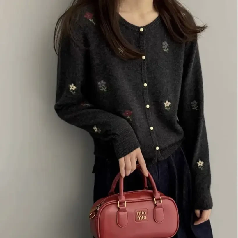 韩系宽松型法式女毛衣开衫圆领轻奢秋季