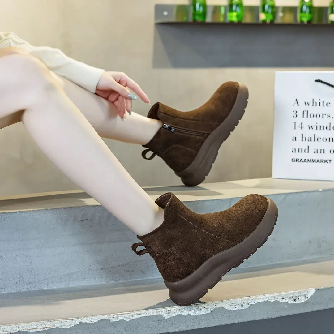 全牛皮2025今年流行马丁靴女休闲软底软面磨砂真皮短靴35-43大码