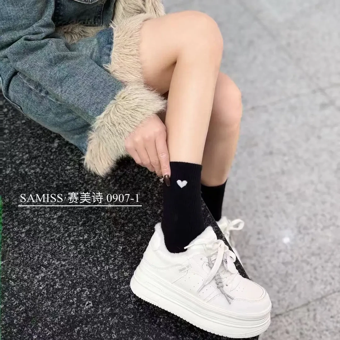 厚底加绒小白鞋女秋冬季新款韩系百搭轻便舒适休闲板鞋