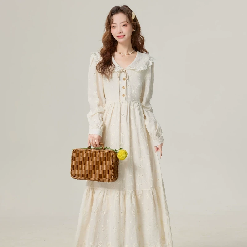 三寸藕【奶油甜酪】春季新款气质温柔风杏色连衣裙女显瘦碎花3286