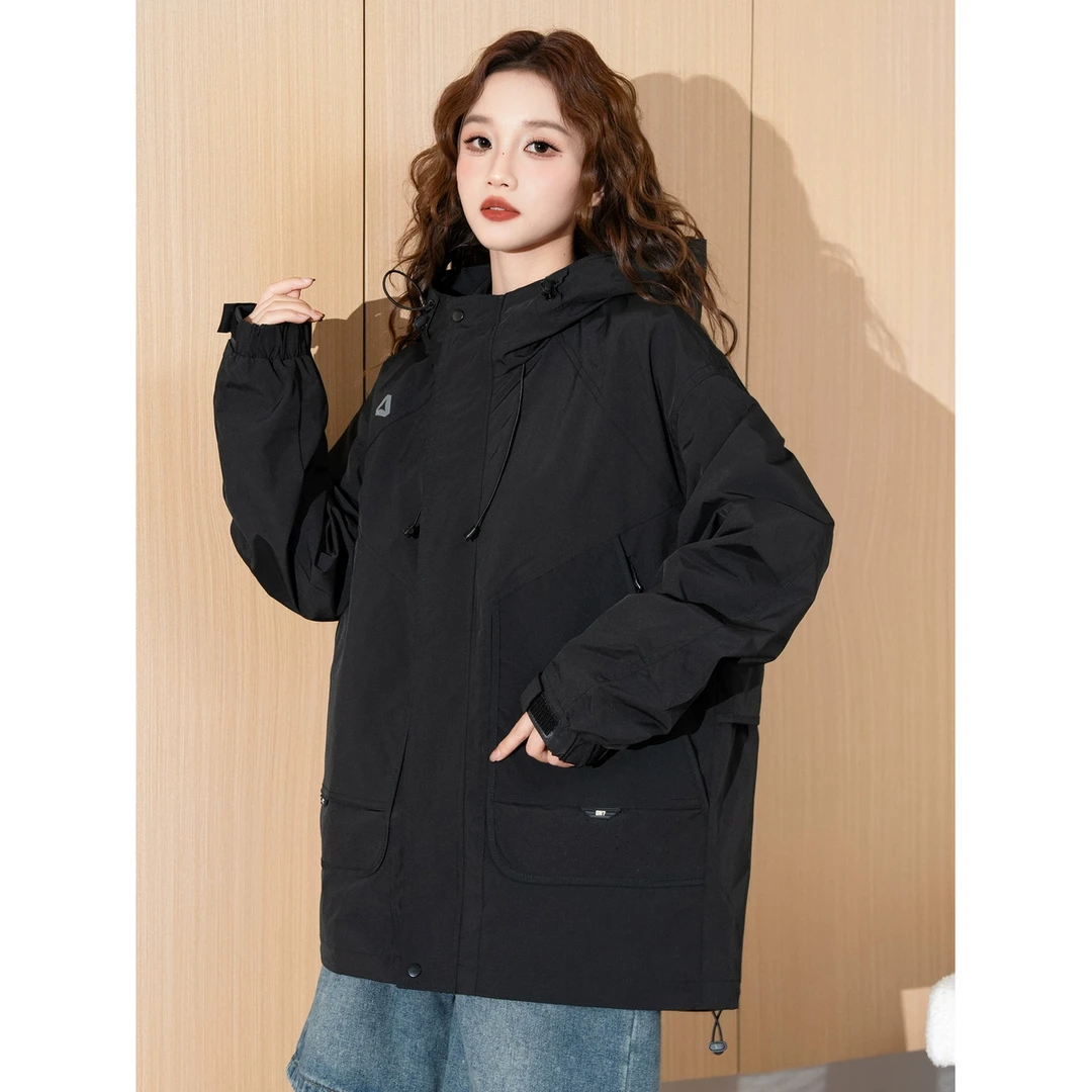 DC634 唐狮2025冬季新款连帽外套女运动宽松夹克设计感潮黑色