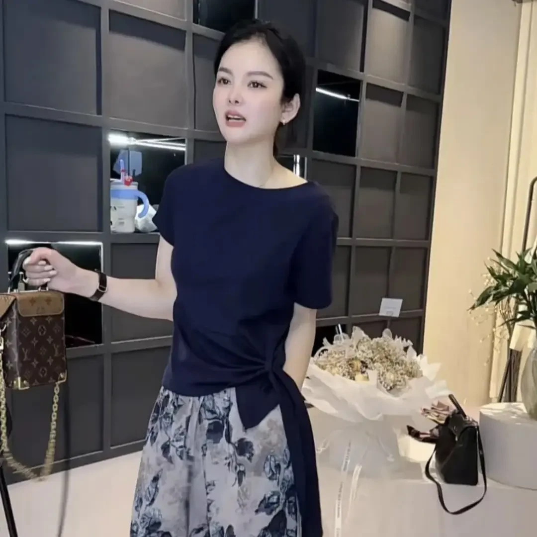 Y6021夏款圆领设计感时尚百搭短袖显瘦上衣款女