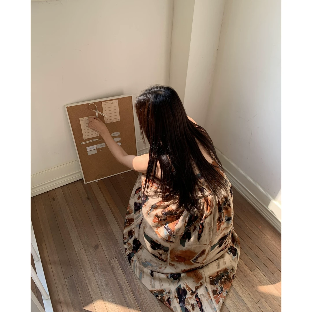 你好卡农 晕染度假风连衣裙2025女新款夏季设计感a字中长款吊带裙