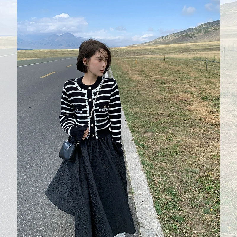 重工手工钉珠片小稥开衫  法式名媛显瘦条纹针织短外套QH231020