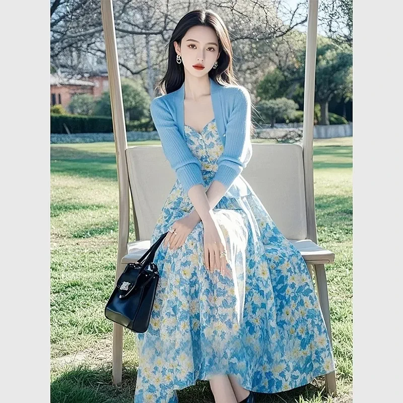 2025超火超好看独特漂亮小香风蓝色针织衫碎花吊带裙叠穿两件套春