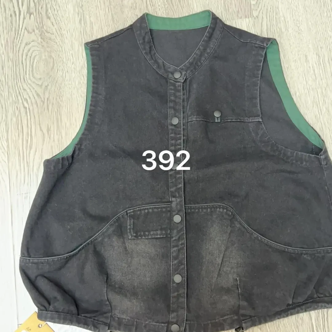 纽扣秋季宽松拼接黑色薄款大码马甲