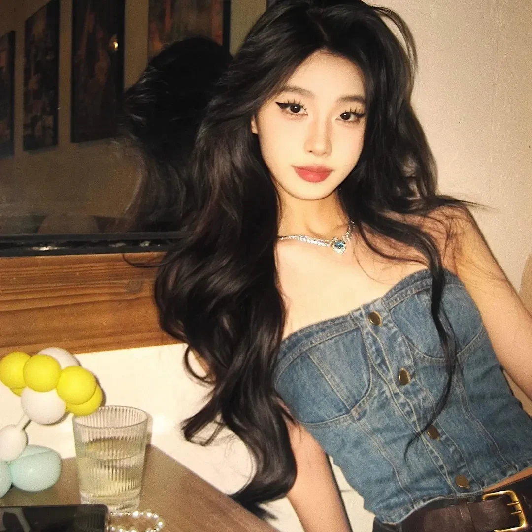 复古无袖牛仔抹胸背心女2025夏季设计感辣妹紧身收腰显瘦短款上衣