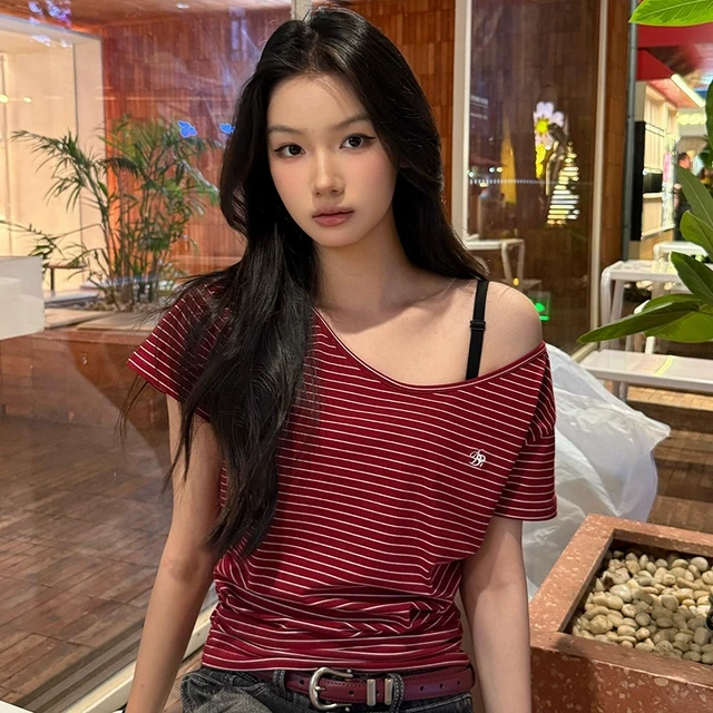 辣妹风性感斜肩短袖T恤女装夏季2025新款独特超好看收腰条纹上衣