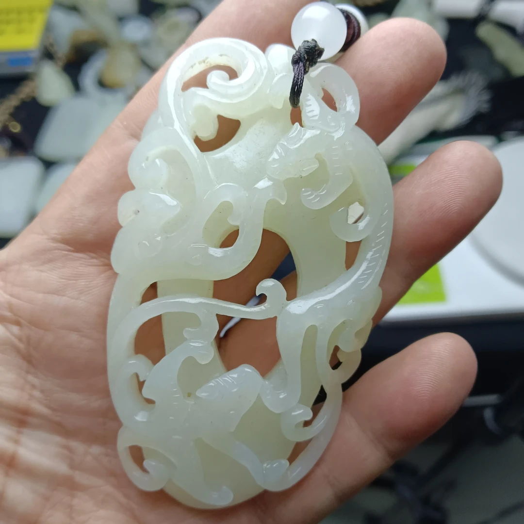 天然和田玉镂空雕十二生肖龙玉牌吊坠玉石挂件