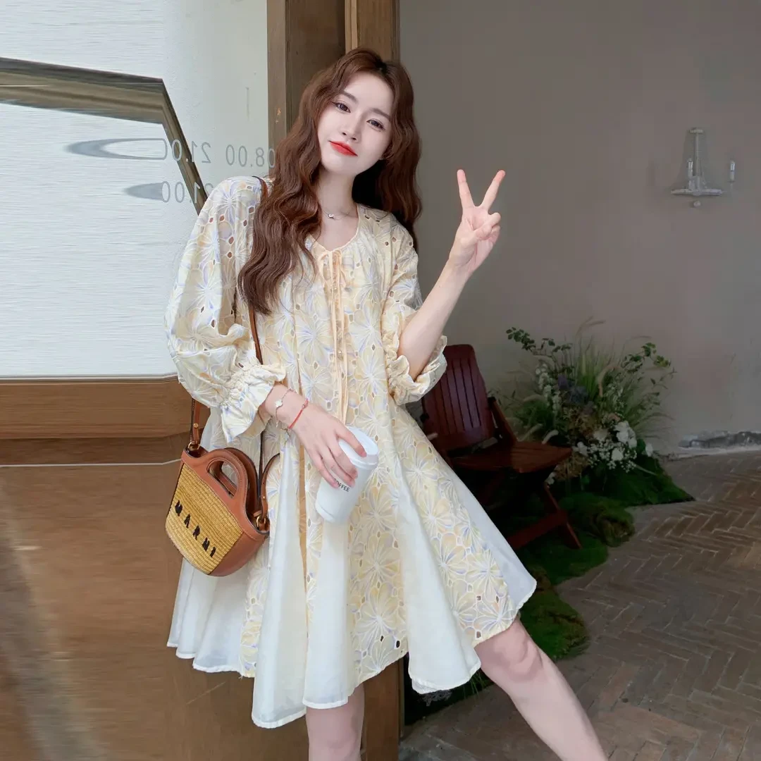 韩系风俏皮减龄连衣裙女2025夏季新款波西米亚蕾丝镂空刺绣娃娃裙