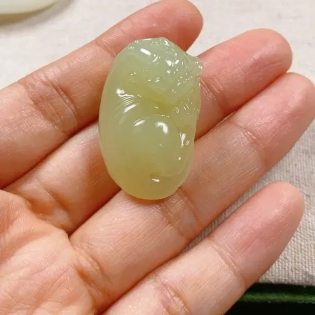 新疆和田玉貔貅挂件挂坠