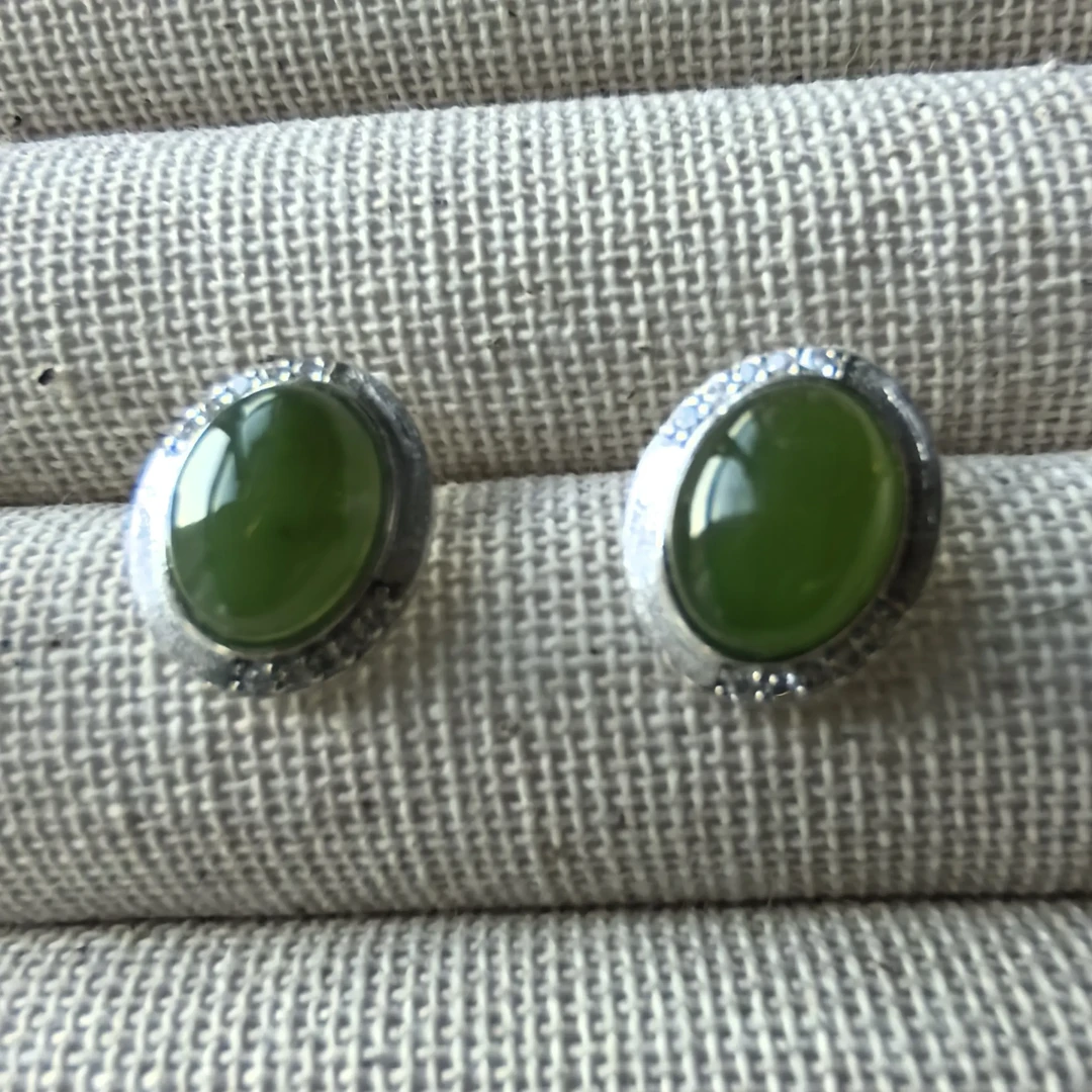 银镶嵌菠菜绿碧玉耳钉女国风轻奢气质百搭耳饰