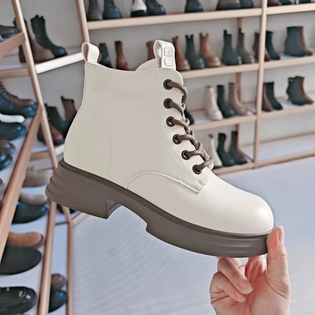 巨轻软～短款马丁靴女～洋气显瘦百搭2788-1A34