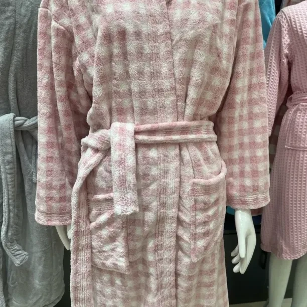 成人加厚吸水速干宽松柔软洗澡家用浴袍格子粉色