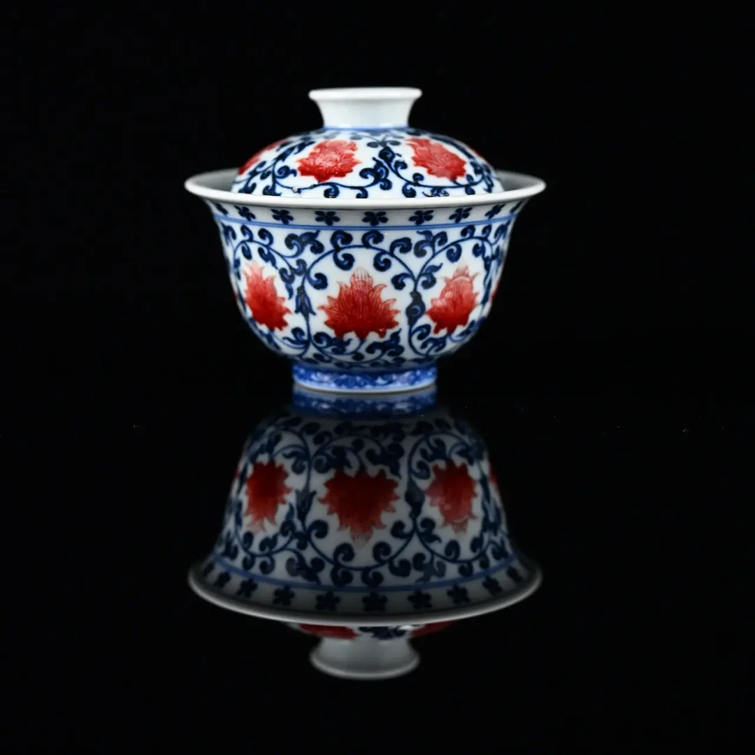 屹朴堂青花釉里红缠枝莲内外满绘狮心盖碗