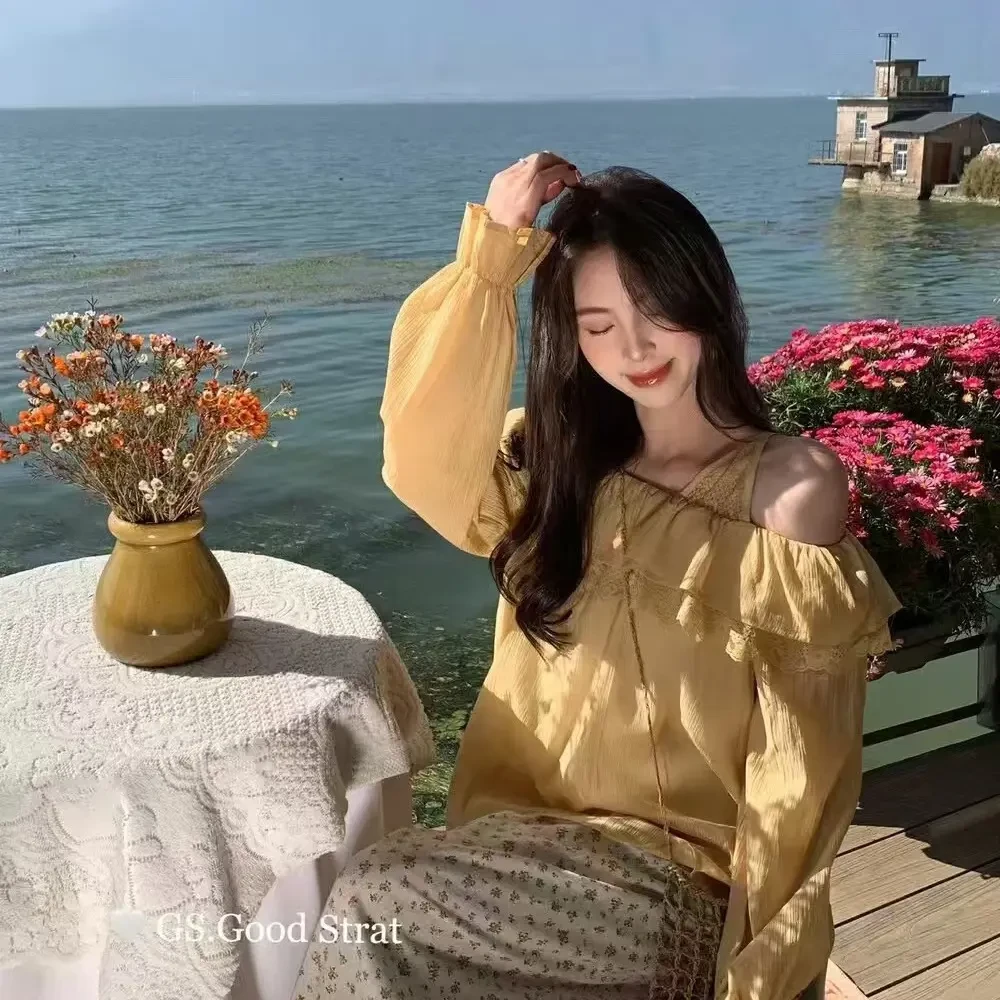 一字肩荷叶边长袖衬衫女春季宽松设计感小众法式蕾丝拼接吊带上衣