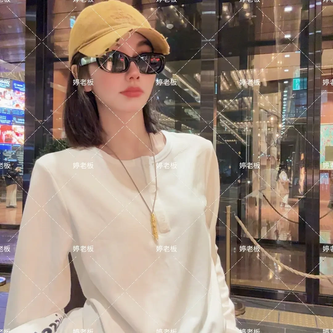 『婷老板』新款、领口钮扣百搭两色长袖T恤777-22