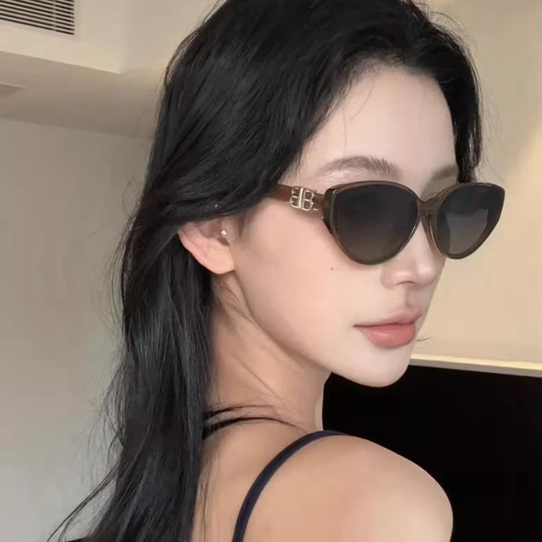 2025新款猫眼墨镜女款防紫外线网红时尚不挑脸型显脸小太阳镜复古