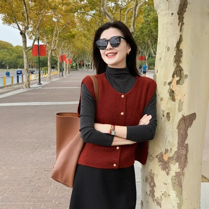 法式复古红色针织马甲女秋冬高级感气质叠穿软糯毛衣背心打底上衣