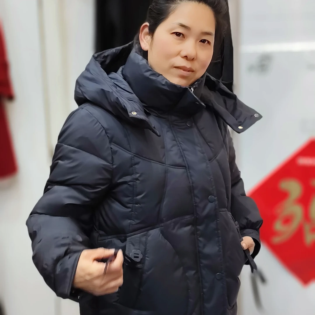 中老年妈妈冬季加厚保暖宽松洋气连帽棉服外套