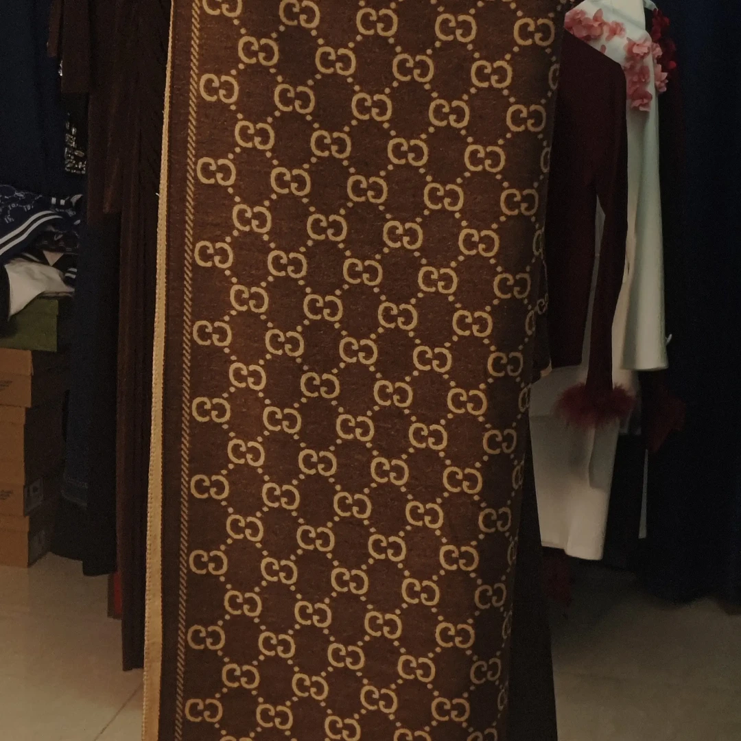 字母常规款几何图案女成人围巾男士单肩双面印花时尚