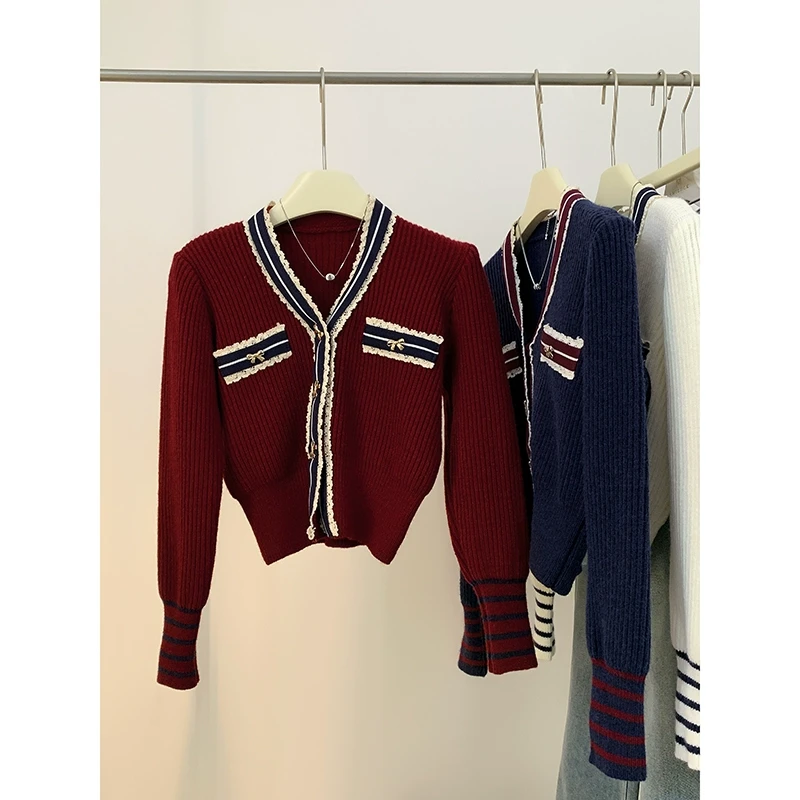 条纹复古短款针织衫女2025秋季新款收腰显瘦v领软糯打底圣诞毛衣