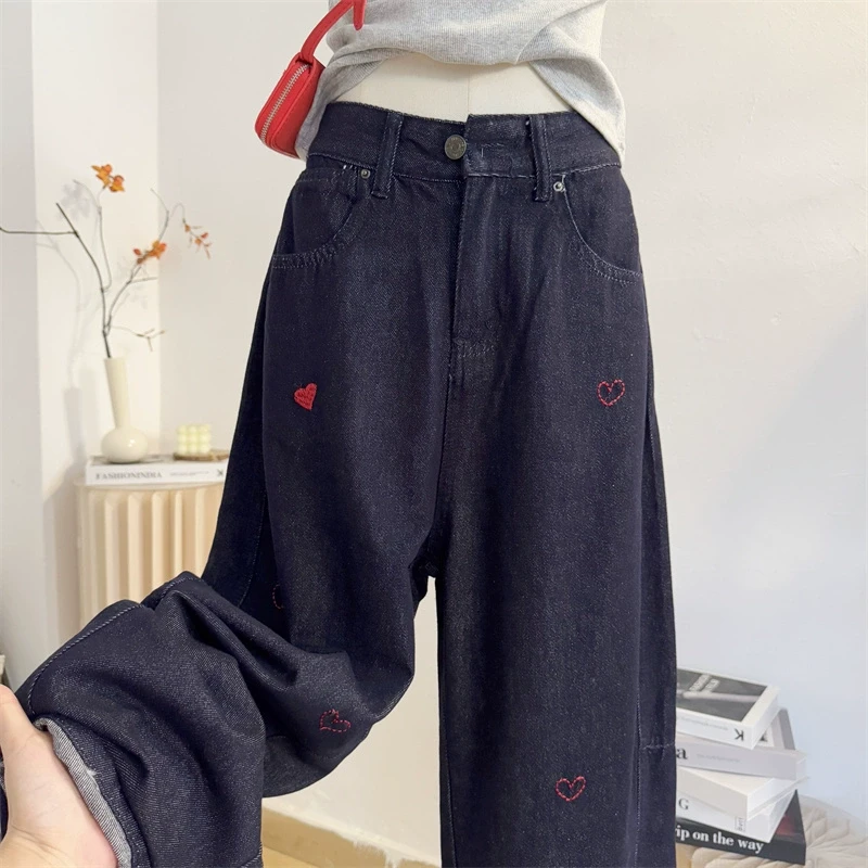 复古深蓝爱心刺绣弯刀牛仔裤女2025春夏高腰宽松阔腿裤拖地镰刀裤