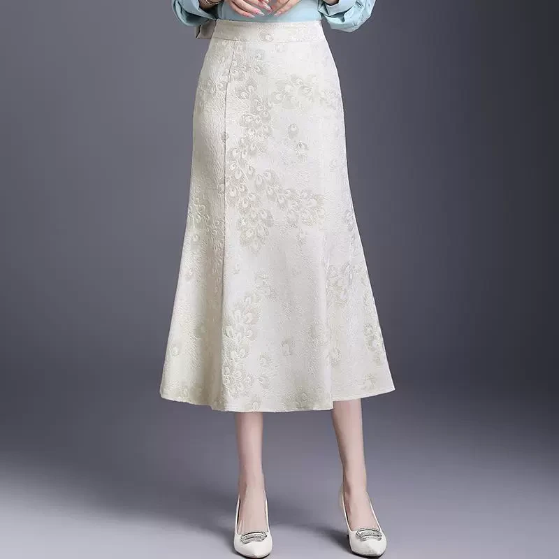 国风刺绣鱼尾裙子半身裙女春季2025新款气质修身a字包臀裙中长款