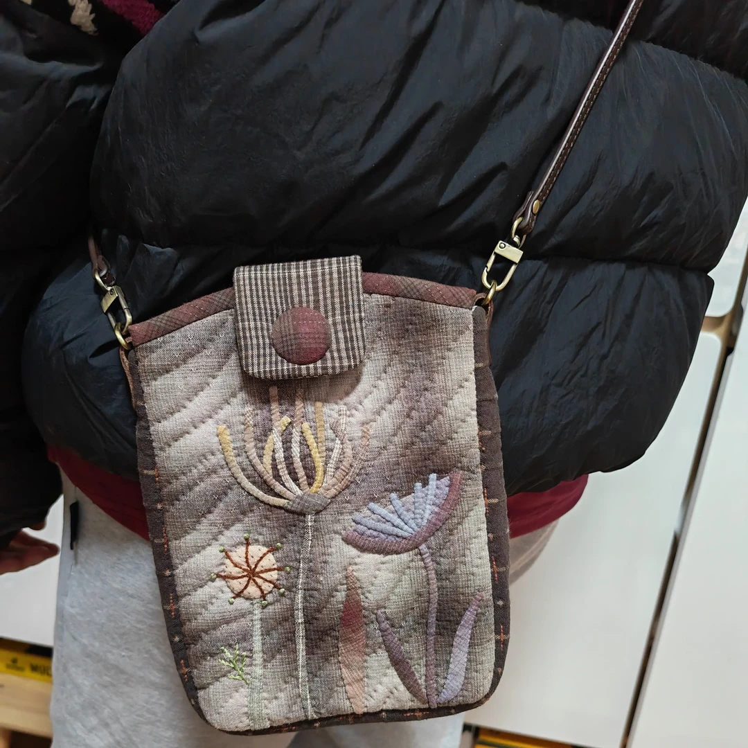 布艺女士轻便洋气百搭手机斜挎小包包