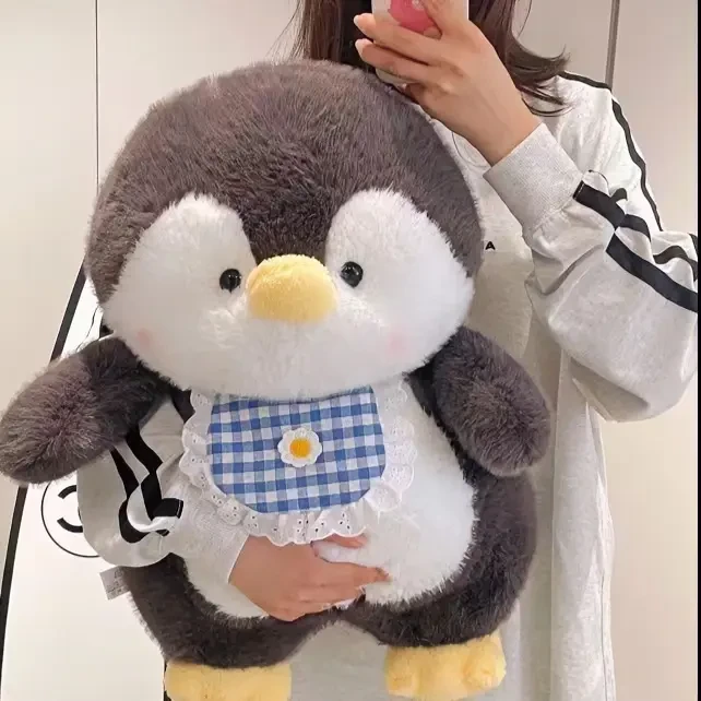 可爱围兜企鹅玩偶毛绒玩具公仔女孩布娃女生超软大号睡觉抱枕玩偶