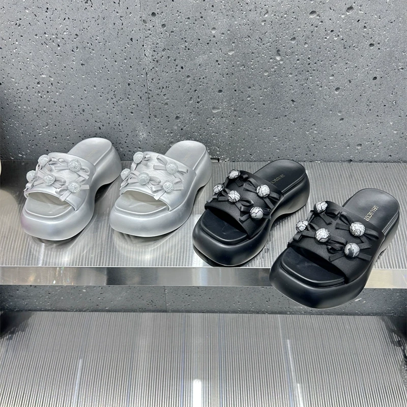 欧洲站女鞋2025夏露趾松糕底休闲沙滩鞋轻便增高小个子一字凉拖鞋