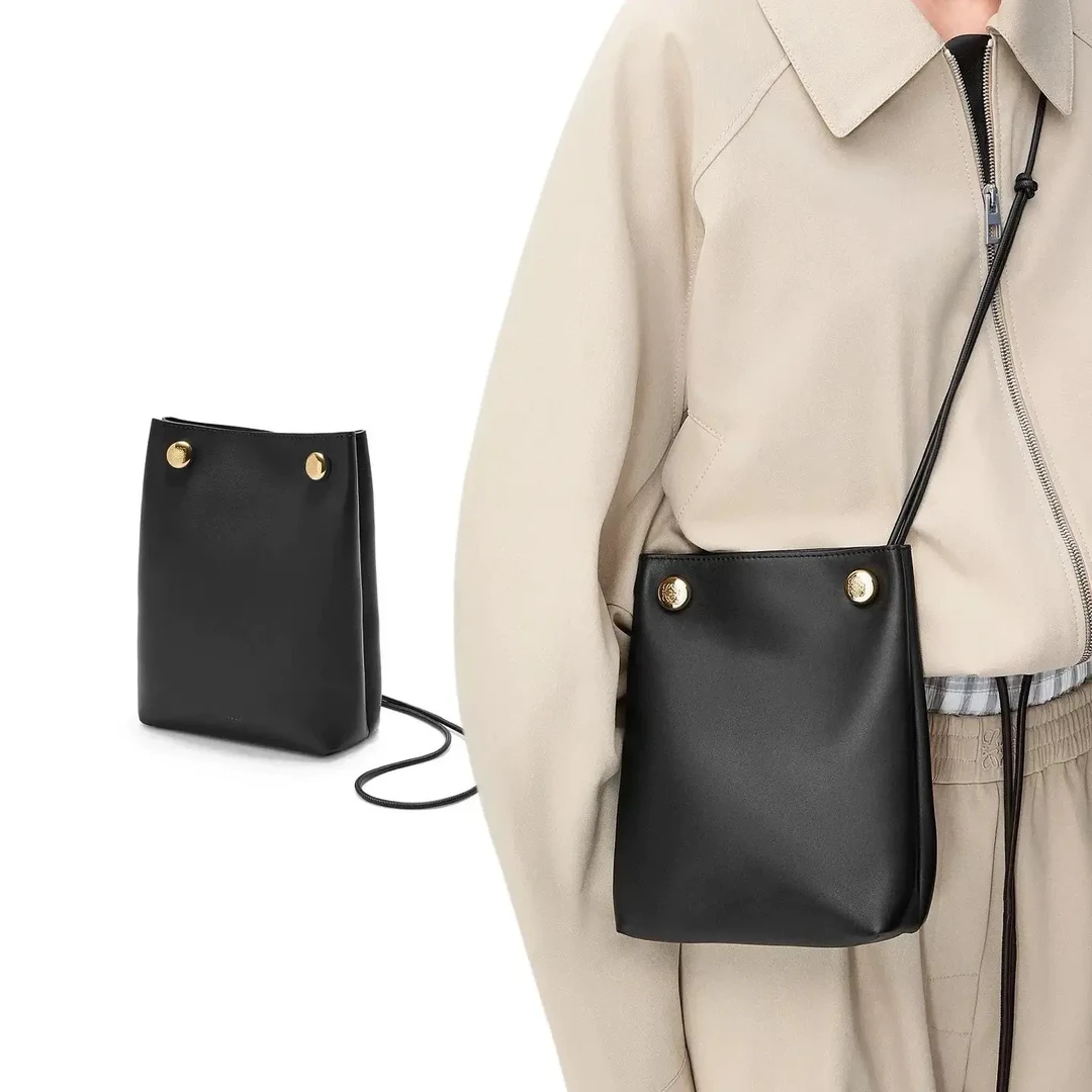 2025新款斜挎小方包女真皮高级感手提迷你包包软皮百搭出游手机包