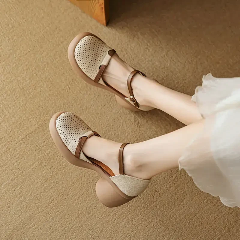 新款女真皮粗跟包头镂空凉鞋高防水台厚底拼色一字带裸色高跟鞋