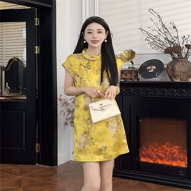 黄色清新俏皮时髦旗袍韵味显白显瘦上衣短裤国风高级感两件套穿搭