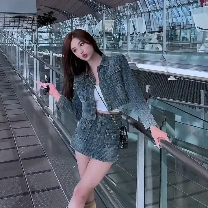显瘦上衣秋季网红韩版百搭高腰牛仔街头风欧美风美拉德风时尚套装