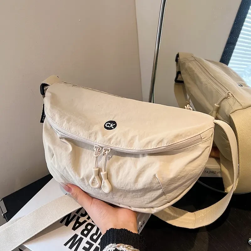 日系防水出门牛津布包单肩斜挎包小包胸包轻便马鞍包女款包包H134