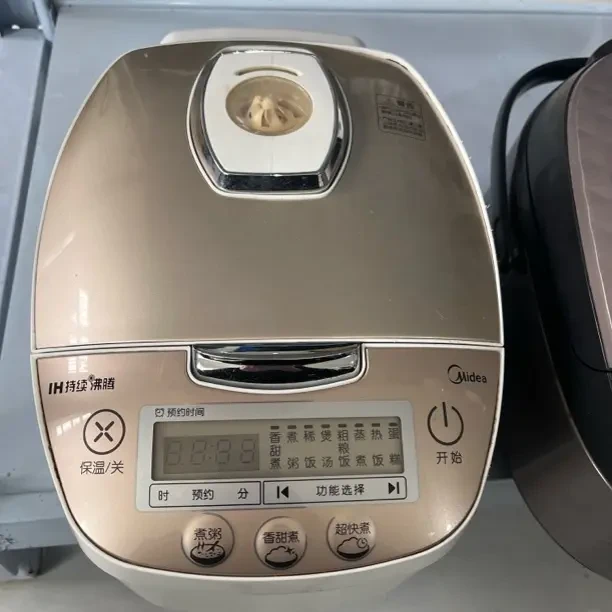 8新 Midea/美的 IH智能电饭煲3升有使用划痕 功能完好