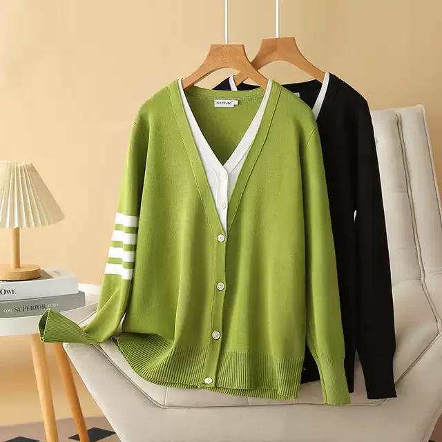 大码女装秋季新款胖mm拼色条纹假两件针织衫女宽松显瘦遮肚毛衣