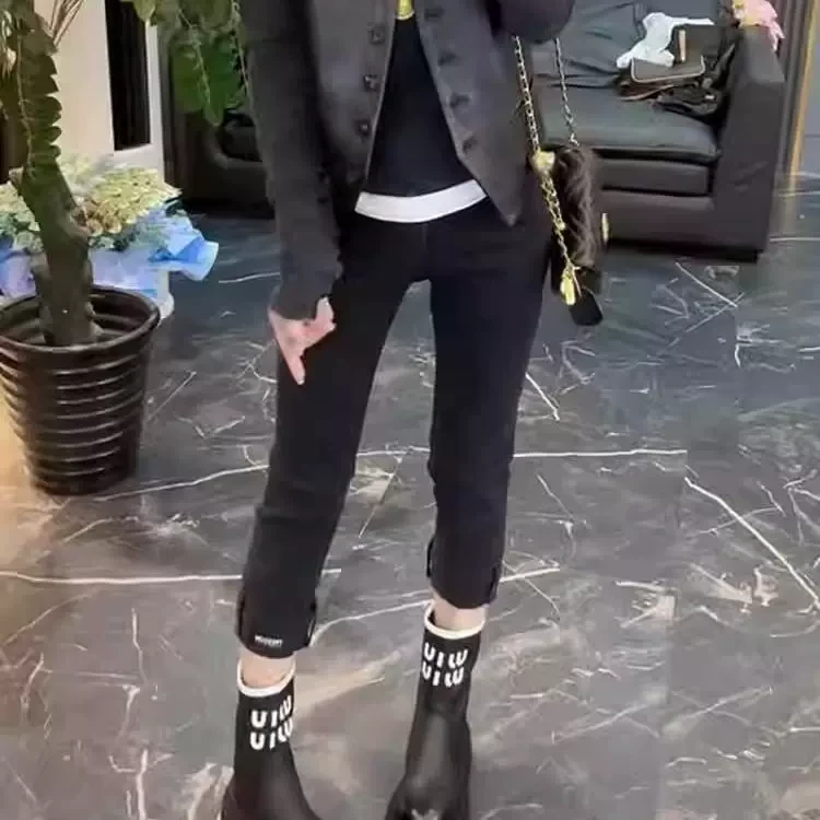 大码女装春秋新款显瘦高腰直筒牛仔裤开叉弹力小个子七分烟管裤潮