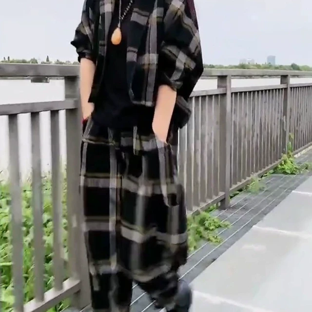 2024年春秋季新款印花套装女复古格子时髦牛仔短外套哈伦裤两件套