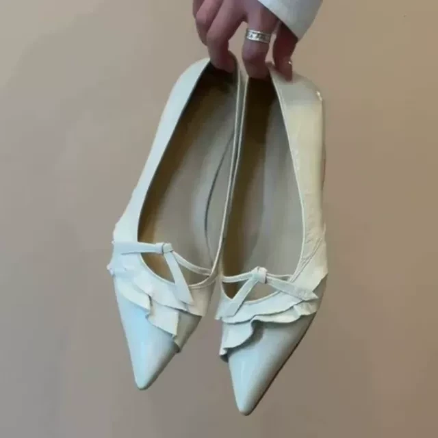 2025新款设计感小众新款尖头荷叶边浅口一脚蹬日常百搭平底鞋单鞋