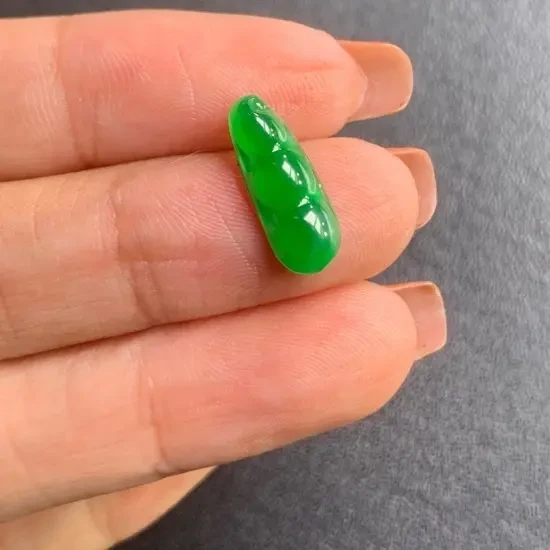 阳绿豆翡翠裸石