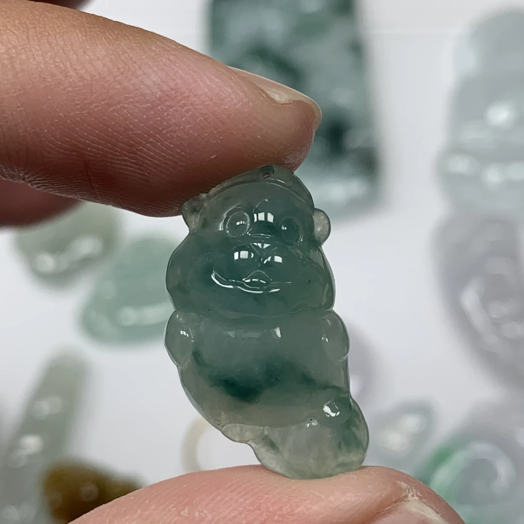 冰种飘绿海豹吊坠可爱动物饰品特色送人礼物缅甸a货翡翠